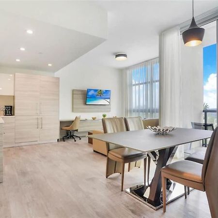 NEW!! Beachfront Condo Resort - ROOFTOP POOL Hollywood Exterior foto