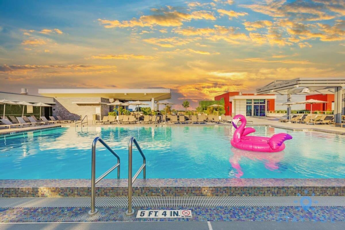 NEW!! Beachfront Condo Resort - ROOFTOP POOL Hollywood Exterior foto