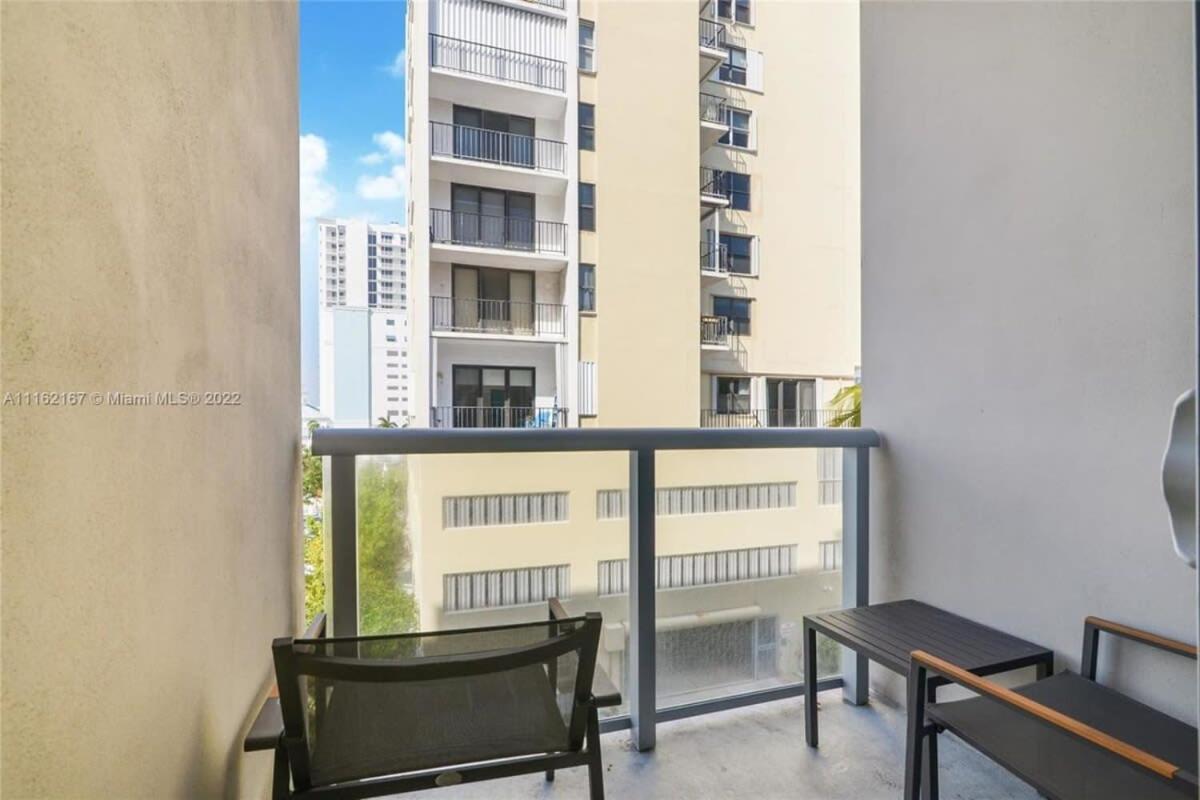 NEW!! Beachfront Condo Resort - ROOFTOP POOL Hollywood Exterior foto